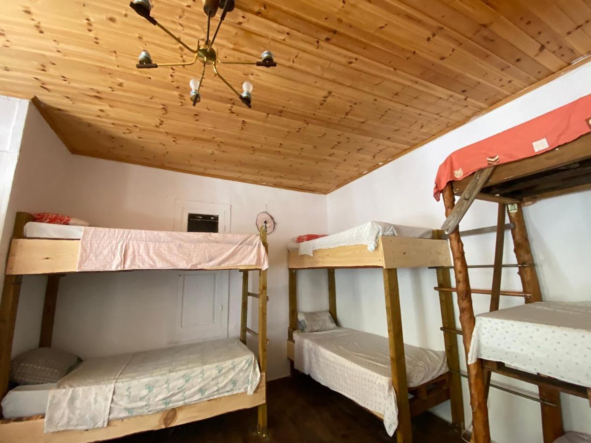 Shotgun Hostel & Guesthouse Vuno Dış mekan fotoğraf
