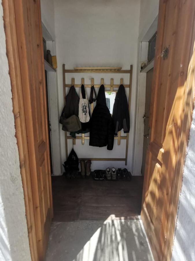 Shotgun Hostel & Guesthouse Vuno Dış mekan fotoğraf