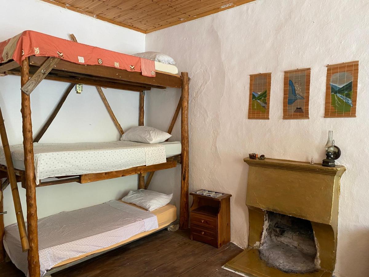 Shotgun Hostel & Guesthouse Vuno Dış mekan fotoğraf