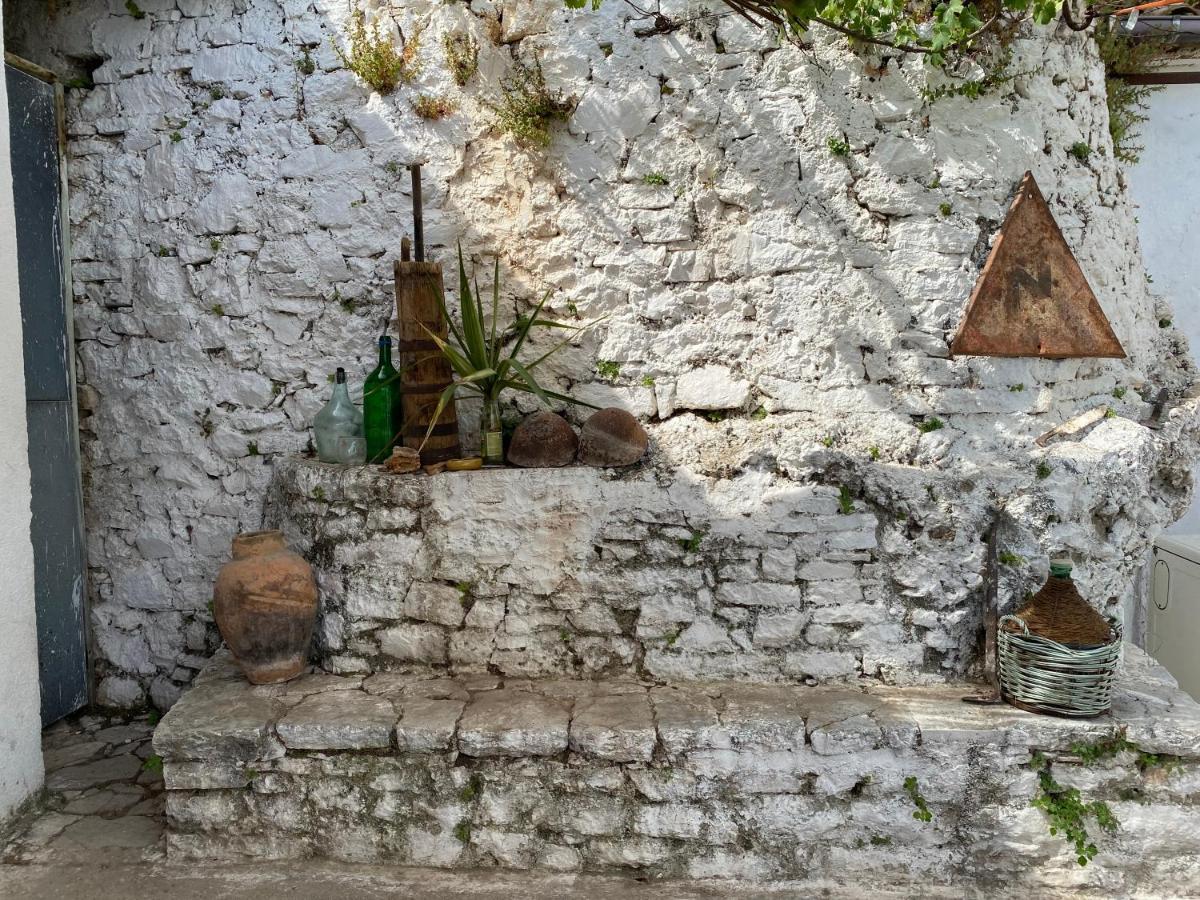 Shotgun Hostel & Guesthouse Vuno Dış mekan fotoğraf